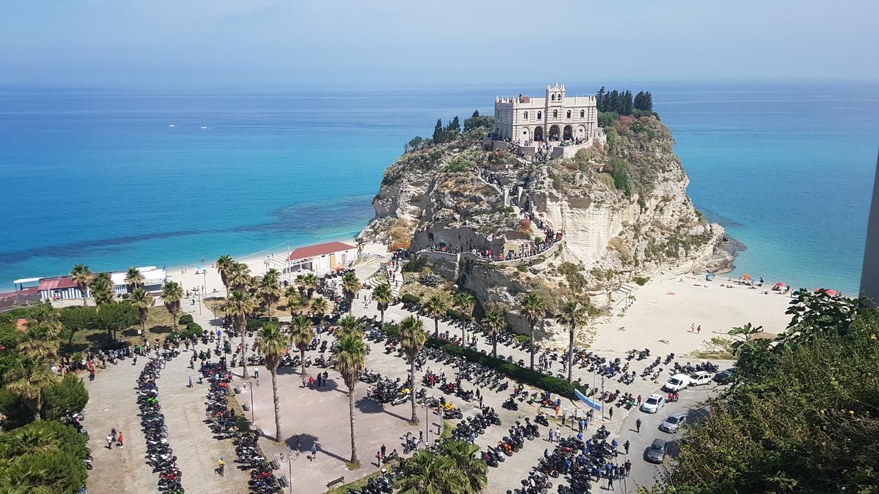 Chez Moi Tropea Centro Bed & Breakfast Bagian luar foto