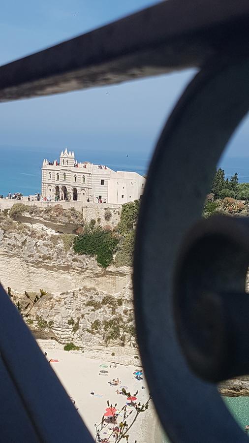 Chez Moi Tropea Centro Bed & Breakfast Bagian luar foto